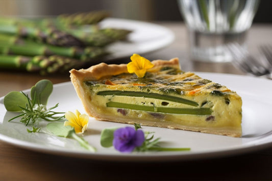 Spargelquiche mit Gruyère und frischen Kräutern