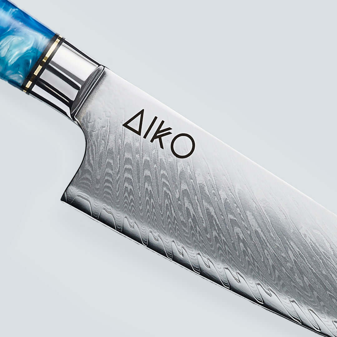 Aiko Blue (あいこ, アイコ) Damaskus -Stahlmesser mit farbigem Blauharzgriff